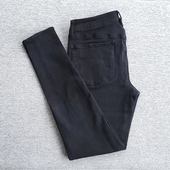 American Eagle Outfitters Denim - AEO Denim X4 360⁰ Super Stretch Hi-Rise Black Jegging Size 8 Long